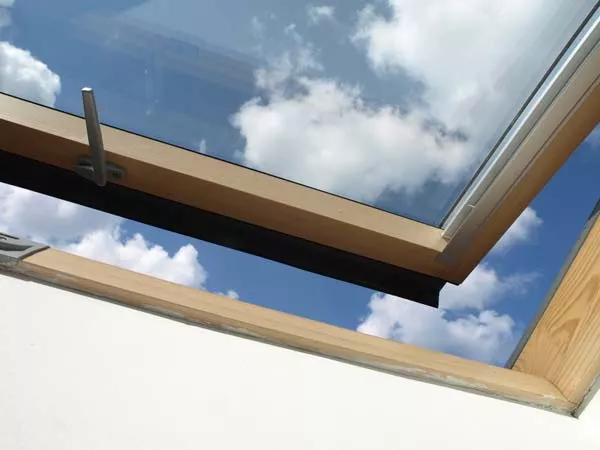 Conception et pose de stores en PVC automatiques sur Velux , Prunelli-di-Fiumorbo, Corse Diffusion