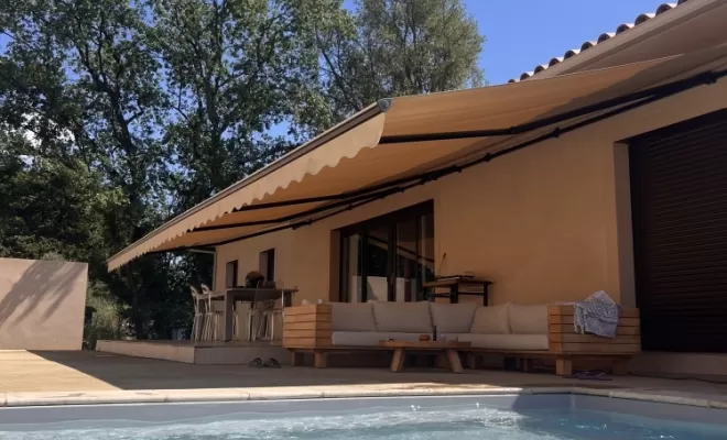Store Banne [Chantier CORSE DIFFUSION]