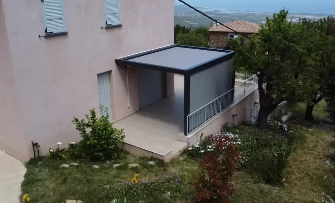 Pergola à toile retractable [Chantier CORSE DIFFUSION]